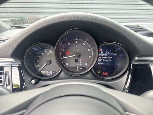 Certified 2026 Porsche Macan AWD/4WD image 16