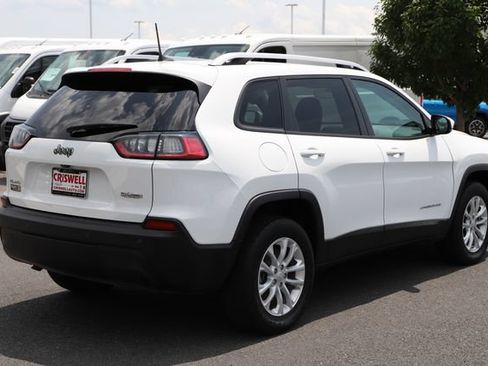 Used 2020 Jeep Cherokee Latitude w/ Cold Weather Group AWD/4WD image 4