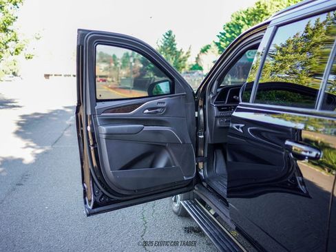 Used 2023 Cadillac Escalade ESV Sport Platinum image 62