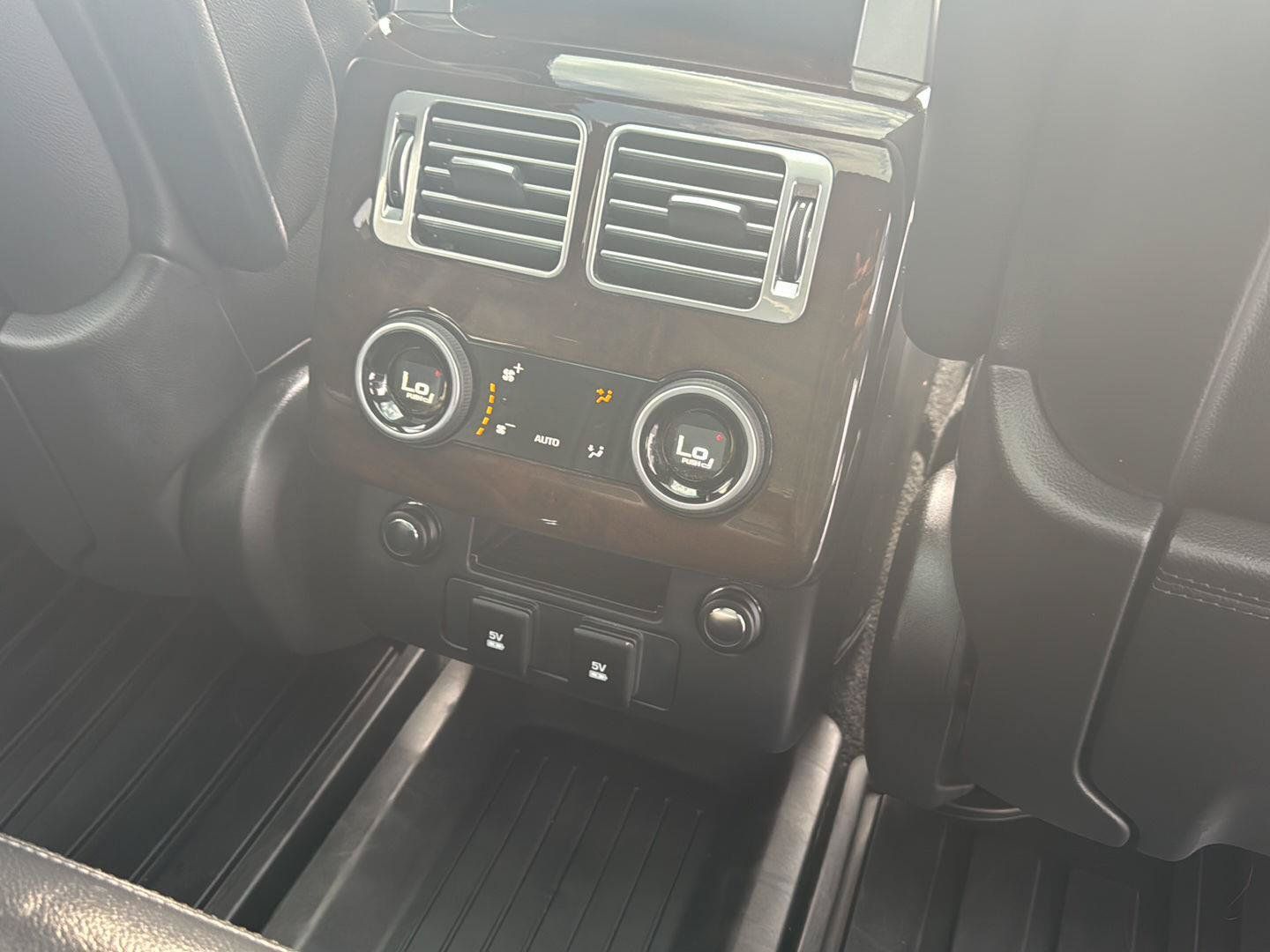 Used 2020 Land Rover Range Rover AWD/4WD image 11