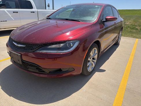 Used 2016 Chrysler 200 S w/ Comfort Group FWD image 6