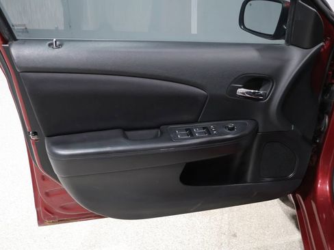 Used 2014 Chrysler 200 LX image 12