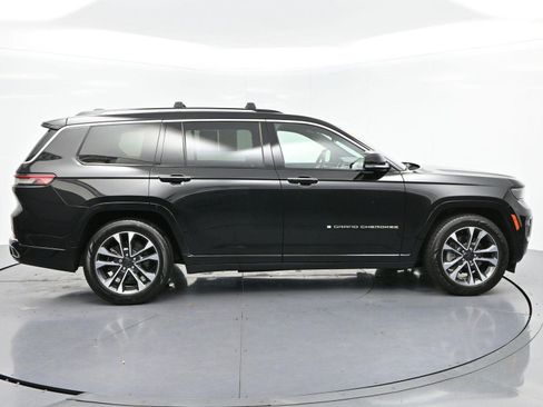 Used 2023 Jeep Grand Cherokee L Overland w/ Luxury Tech Group IV AWD/4WD image 8