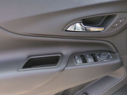 Used 2023 Chevrolet Equinox LT image 24