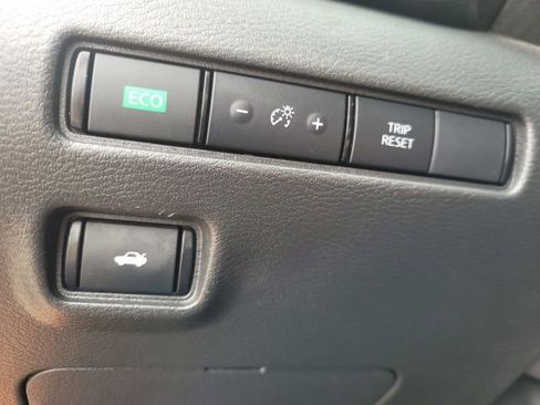 Used 2024 Nissan Sentra SR FWD image 12