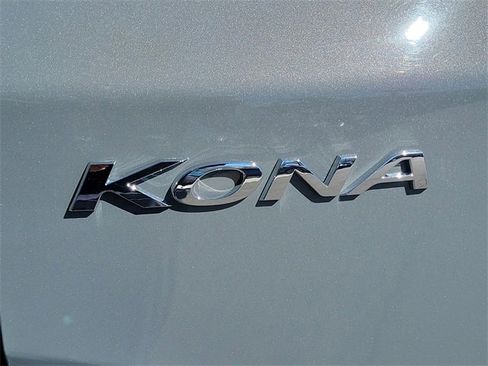 Used 2023 Hyundai Kona SE w/ Cargo Package image 27