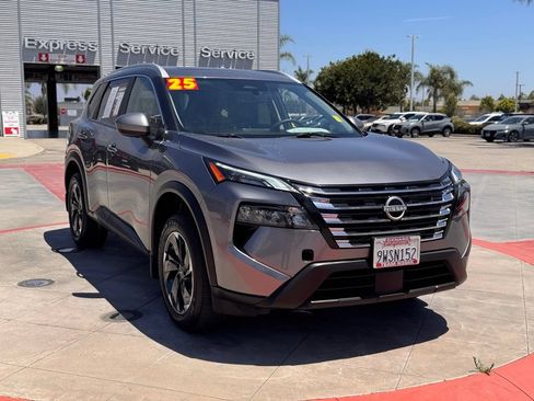 Certified 2025 Nissan Rogue SV w/ SV Premium Package FWD image 2