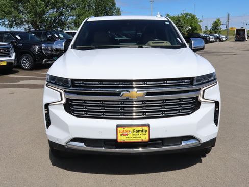 Used 2023 Chevrolet Suburban Premier AWD/4WD image 2