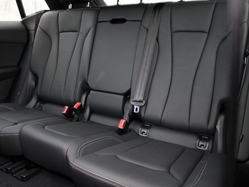 New 2025 Audi Q8 Premium image 9