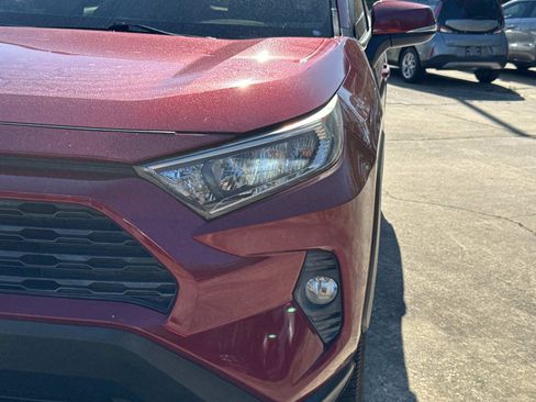 Used 2021 Toyota RAV4 XLE Premium FWD image 9