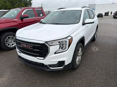 Used 2022 GMC Terrain SLE w/ Driver Convenience Package AWD/4WD image 3
