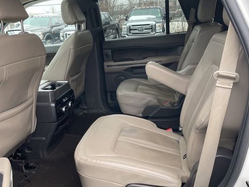 Used 2021 Ford Expedition Limited image 13