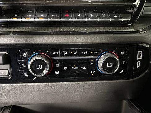 Used 2022 Chevrolet Silverado 1500 ZR2 AWD/4WD image 23