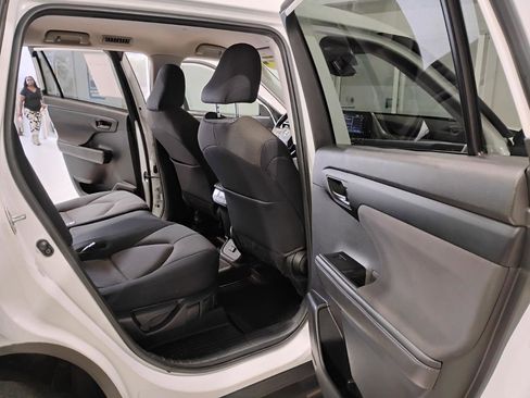 Used 2021 Toyota Highlander L image 25