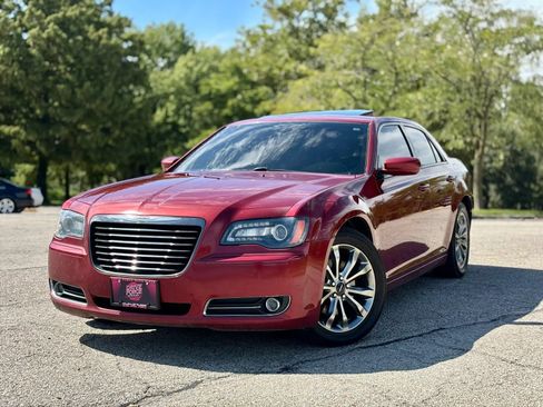 Used 2014 Chrysler 300 S AWD/4WD image 14