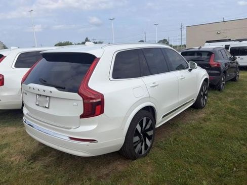 Used 2024 Volvo XC90 T8 Plus w/ Protection Package Premier AWD/4WD image 4