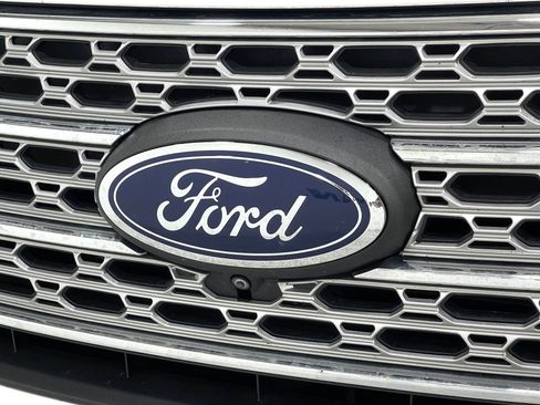 Used 2021 Ford Explorer Limited w/ Hybrid Equipment Group 310A AWD/4WD image 40