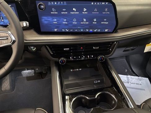 New 2026 Chevrolet Suburban Premier AWD/4WD image 18