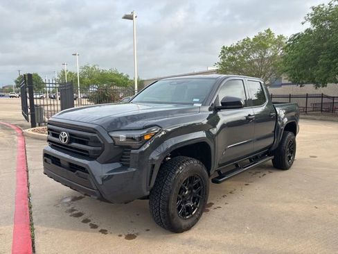 Used 2025 Toyota Tacoma SR image 1