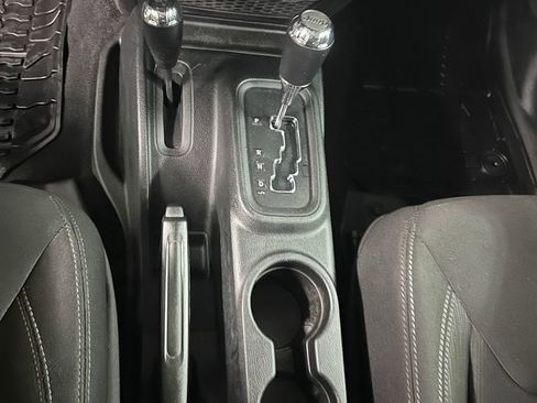 Used 2017 Jeep Wrangler Unlimited Sahara w/ Connectivity Group image 16