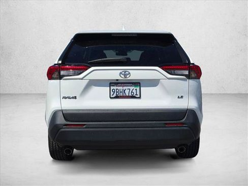 Used 2022 Toyota RAV4 LE FWD image 6