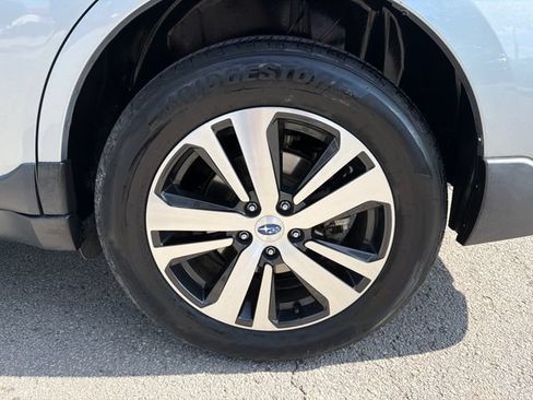 Used 2019 Subaru Outback 2.5i Limited AWD/4WD image 31