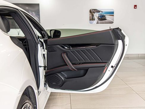 Used 2023 Maserati Quattroporte Modena Q4 AWD/4WD image 43