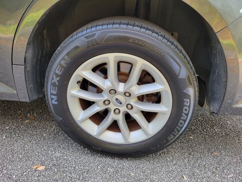 Used 2019 Ford Flex SE FWD image 17