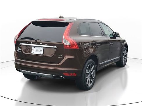 Used 2016 Volvo XC60 T5 Premier w/ Proximity Package image 4