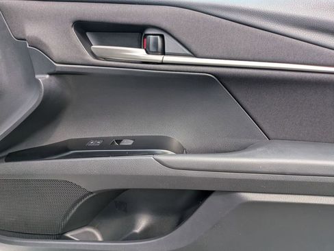 Used 2025 Toyota Camry LE image 33