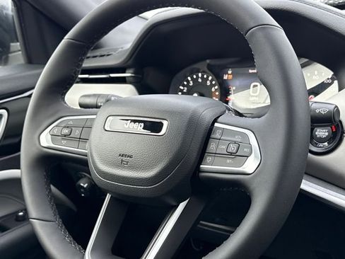 New 2026 Jeep Compass Limited image 14