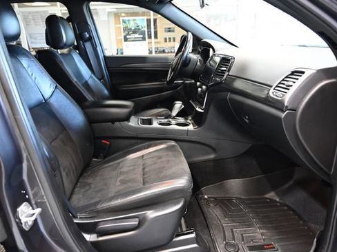 Used 2021 Jeep Grand Cherokee Laredo X image 10