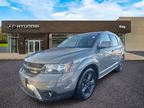 Used 2019 Dodge Journey Crossroad image 1