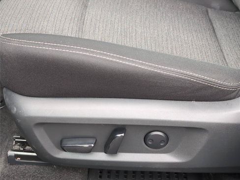 Used 2023 Nissan Rogue SV FWD image 18