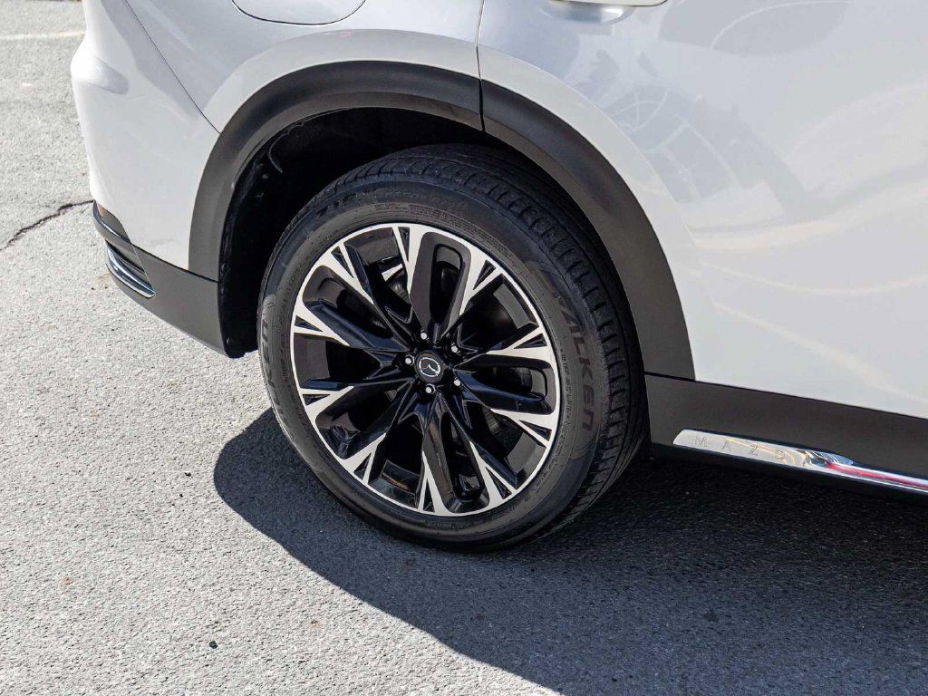 Used 2024 MAZDA CX-90 Plug-In Hybrid w/ Premium Pkg AWD/4WD image 10