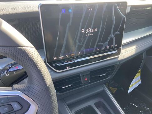New 2026 Volkswagen Tiguan SE R-Line FWD image 24