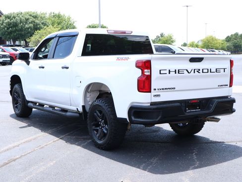 Used 2021 Chevrolet Silverado 1500 Custom Trail Boss w/ LPO, Dark Essentials Package AWD/4WD image 7