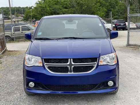 Used 2020 Dodge Grand Caravan SE FWD image 1
