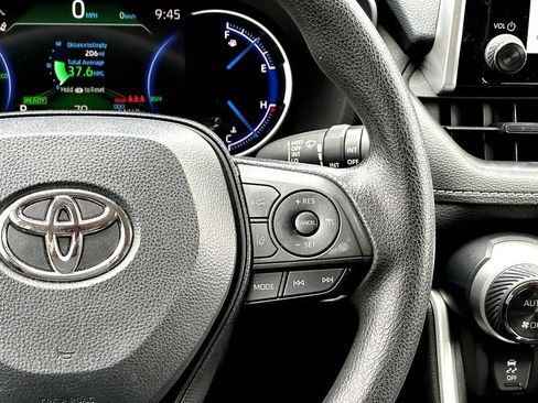 Used 2024 Toyota RAV4 XLE AWD/4WD image 23