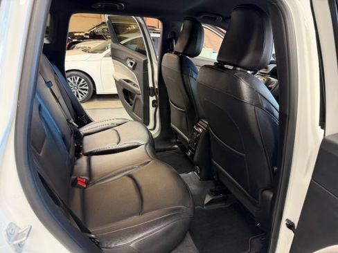 Used 2025 Jeep Compass Limited AWD/4WD image 28
