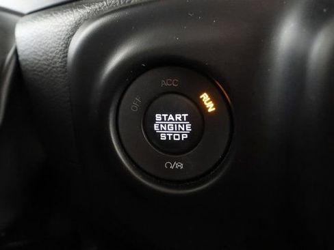 Used 2022 Jeep Gladiator Willys image 12