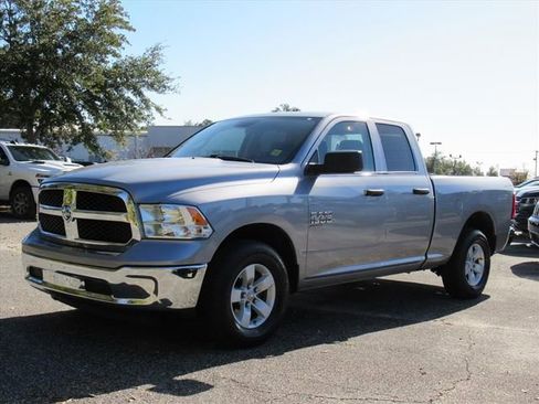 Used 2024 RAM 1500 Classic SLT image 3