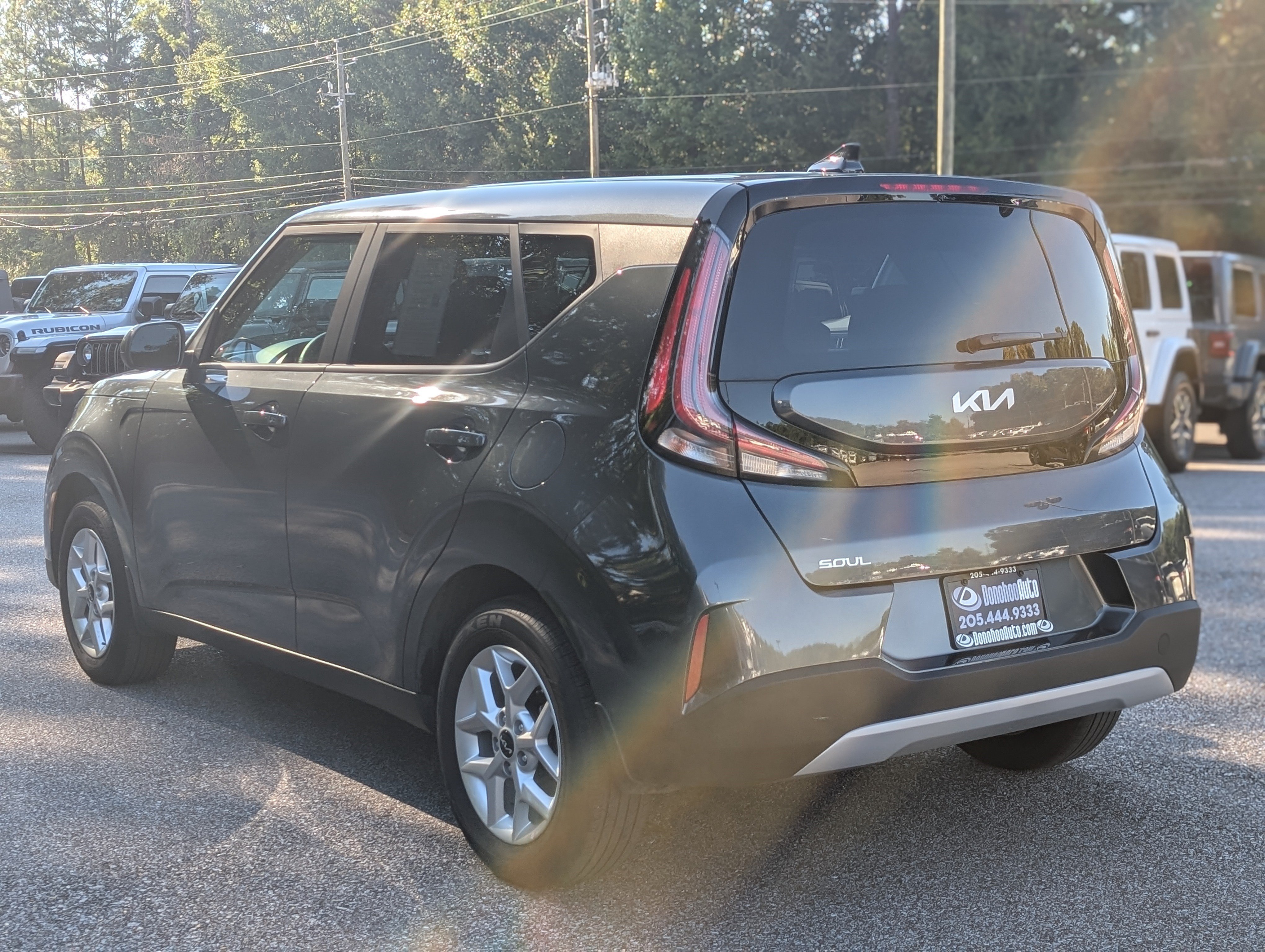 Used 2025 Kia Soul LX w/ LX Technology Package FWD image 7