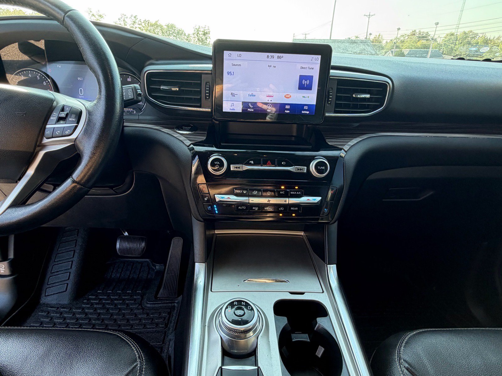 Used 2022 Ford Explorer Limited AWD/4WD image 37