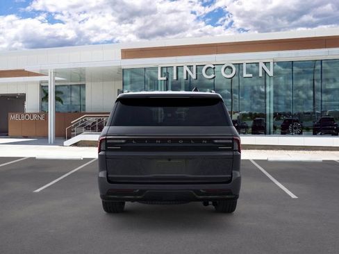 New 2025 Lincoln Navigator Reserve w/ Jet Appearance Package AWD/4WD image 5