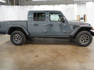 Used 2026 Jeep Gladiator Rubicon w/ Safety Group AWD/4WD video 2
