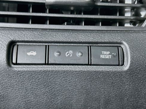 Used 2022 Nissan Altima 2.5 SV FWD image 16