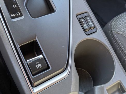 Used 2024 Subaru Crosstrek 2.0i Premium image 31