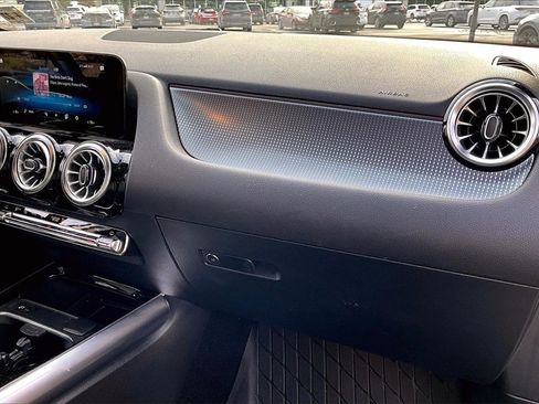 Certified 2022 Mercedes-Benz GLA 250 4MATIC image 16