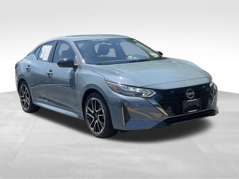 Certified 2024 Nissan Sentra SR FWD image 3